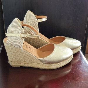 Gold metallic wedge sandals